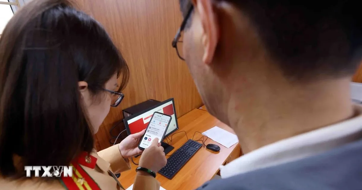 Vi sao VNeID chua hien thi giay phep lai xe hinh anh