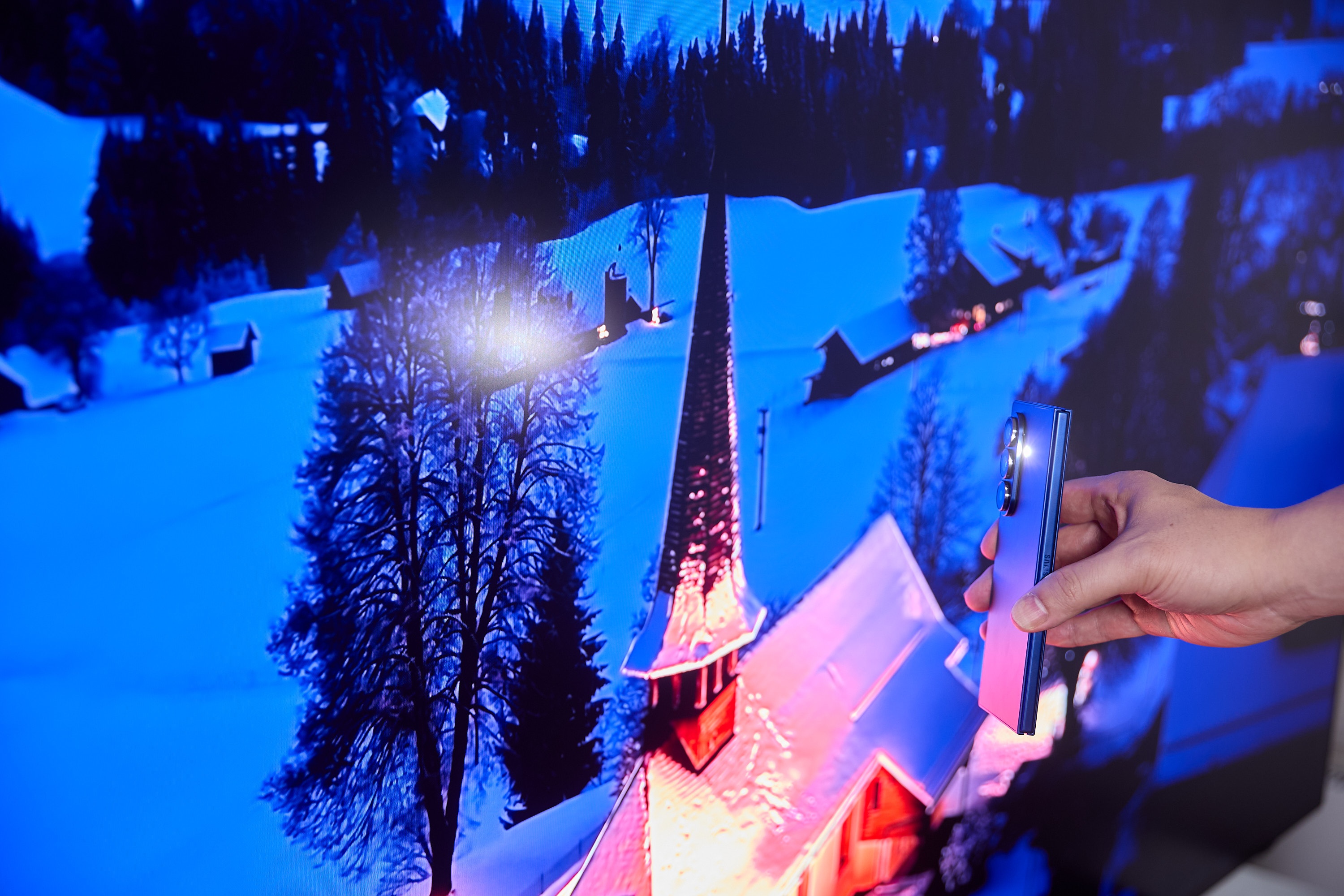 Samsung S95F,  TV OLED Samsung,  TV cao cap,  OLED 2025,  danh gia S95F,  tinh nang chong loa anh 2