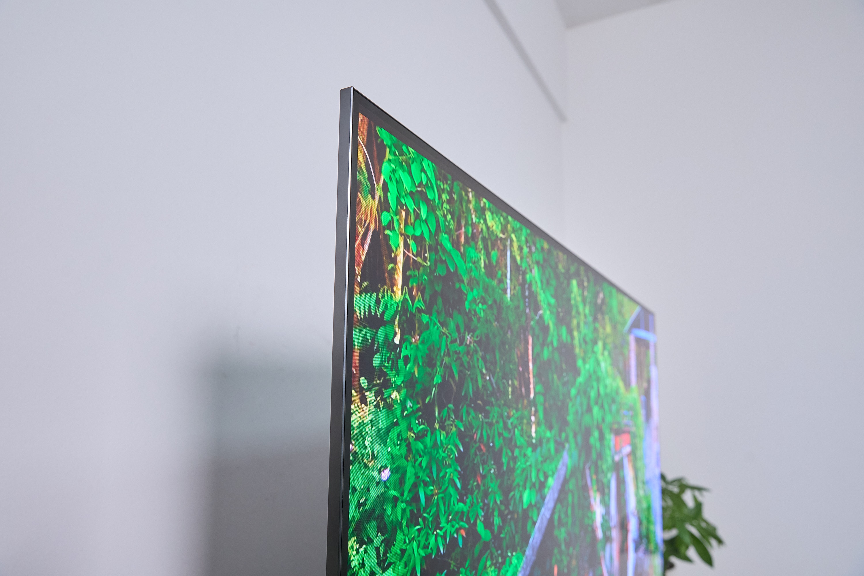 Samsung S95F,  TV OLED Samsung,  TV cao cap,  OLED 2025,  danh gia S95F,  tinh nang chong loa anh 4