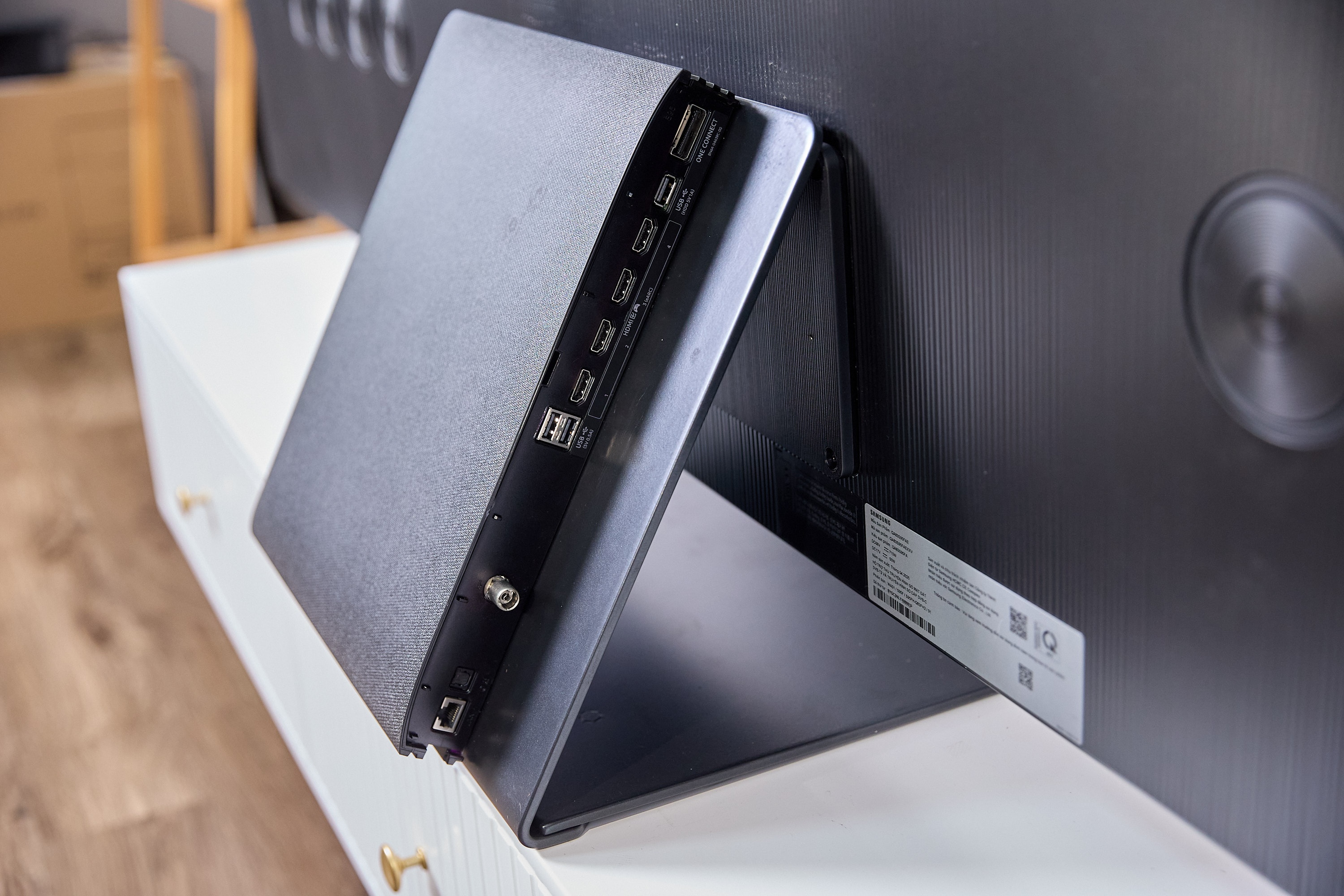 Samsung S95F,  TV OLED Samsung,  TV cao cap,  OLED 2025,  danh gia S95F,  tinh nang chong loa anh 5