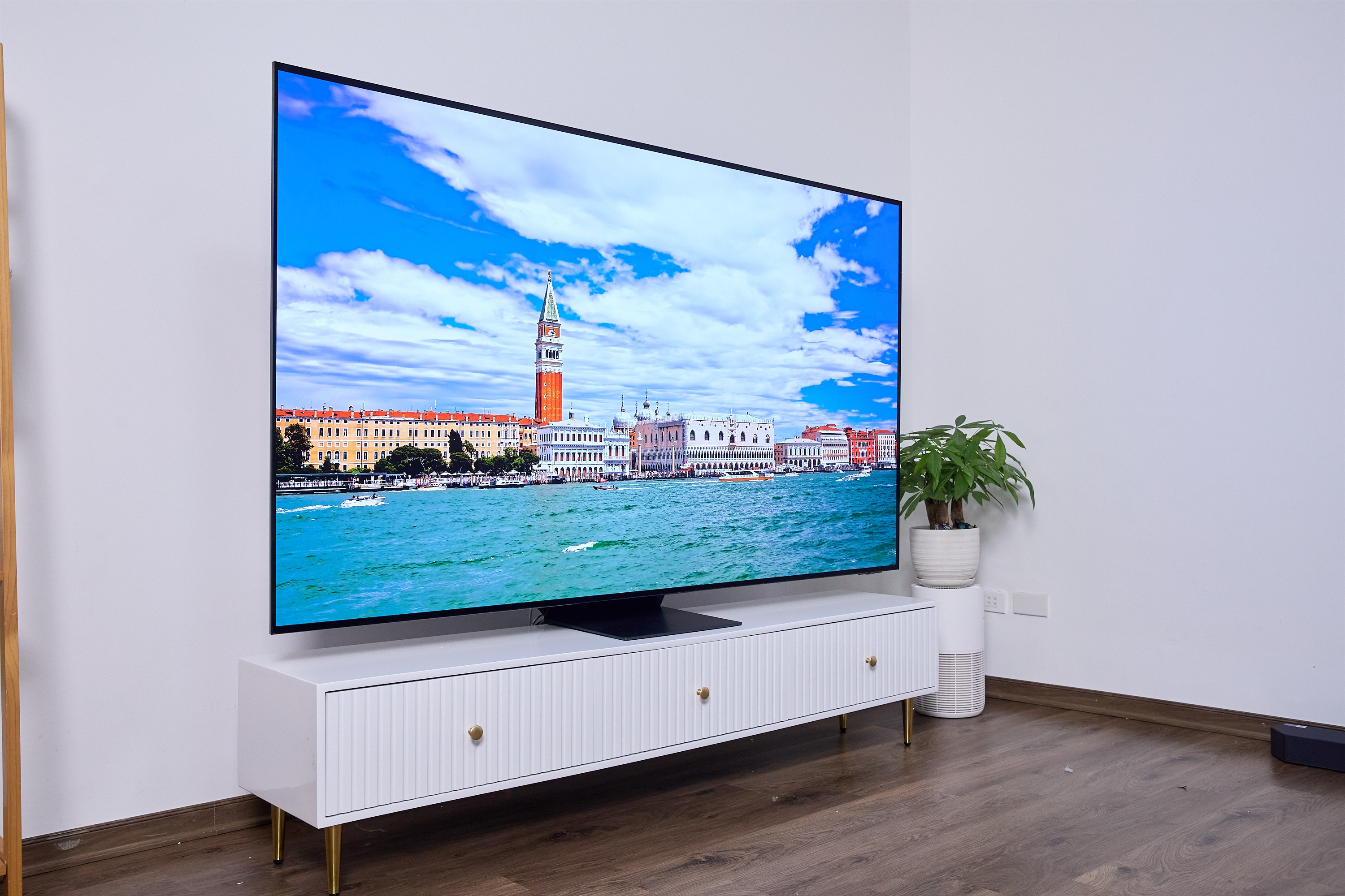 Samsung S95F,  TV OLED Samsung,  TV cao cap,  OLED 2025,  danh gia S95F,  tinh nang chong loa anh 13