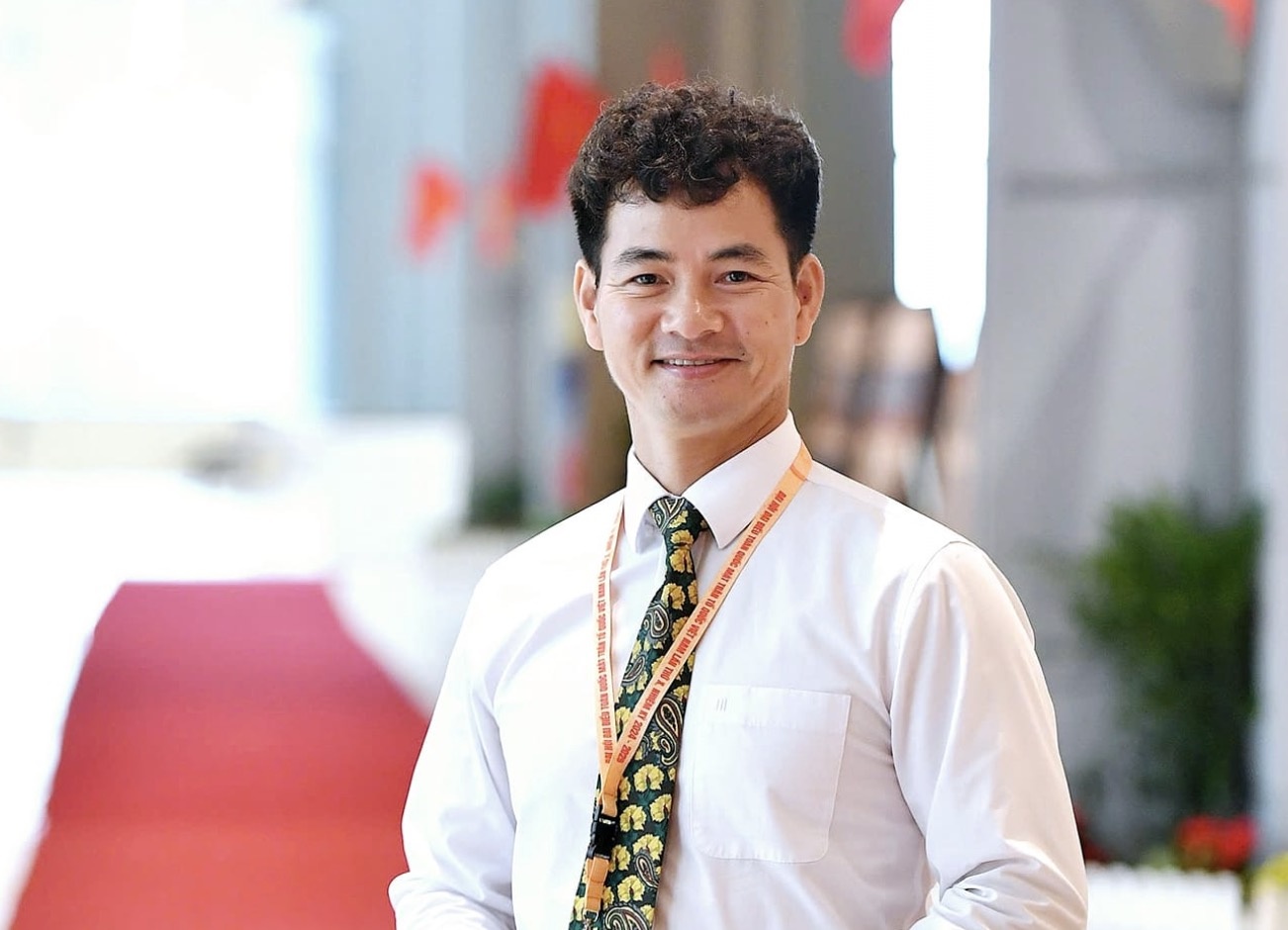 NSND Xuan Bac nhan cau noi bat ngo sau cuoc goi trao thuong hinh anh