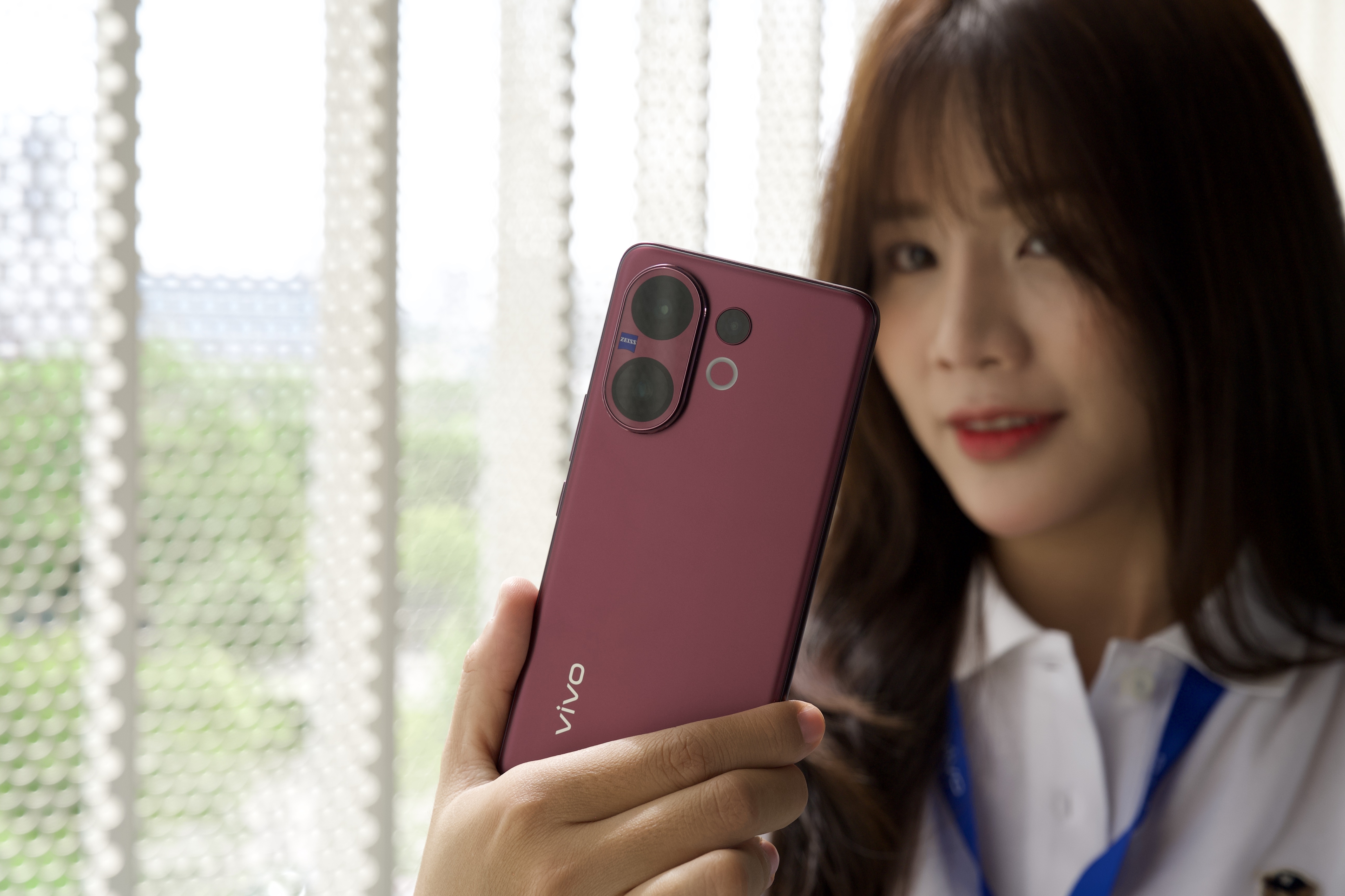smartphone pin lon anh 2