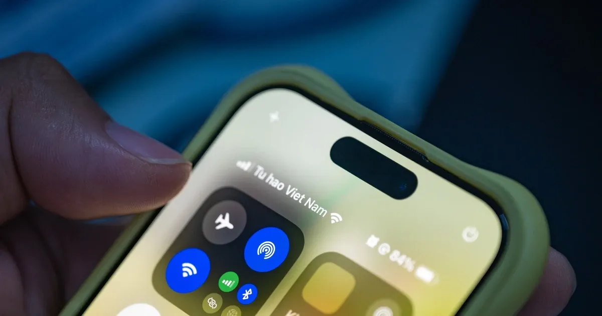 Nha mang doi ten hien thi thanh 'Tu hao Viet Nam' hinh anh