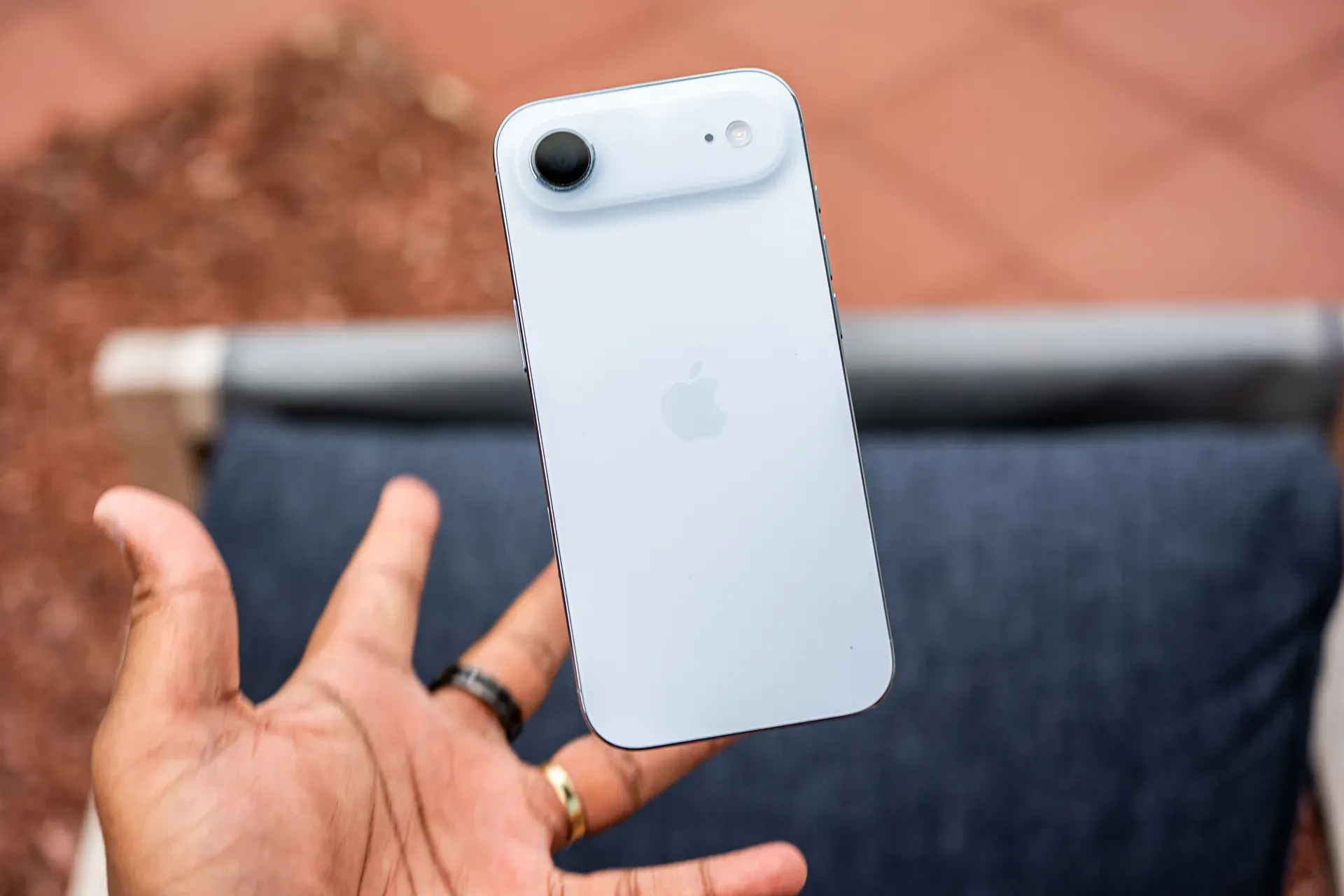 Ly do khien iPhone Air mat nhiet hinh anh