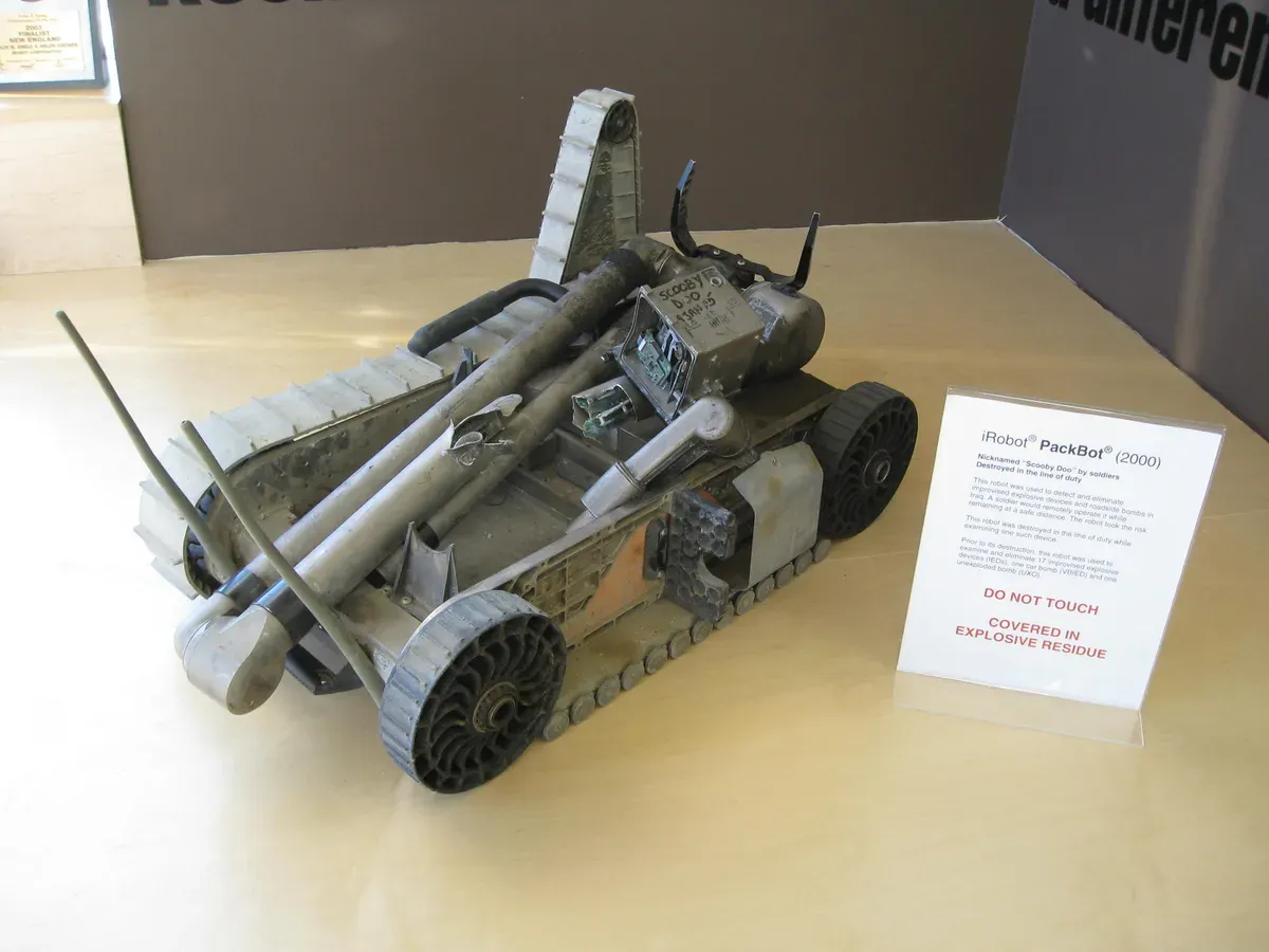 iRobot sap pha san anh 1