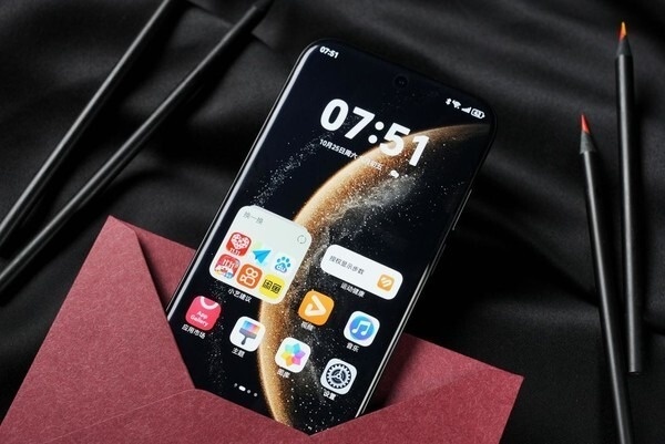 Thanh cong bat ngo cua dien thoai Huawei sieu mong hinh anh