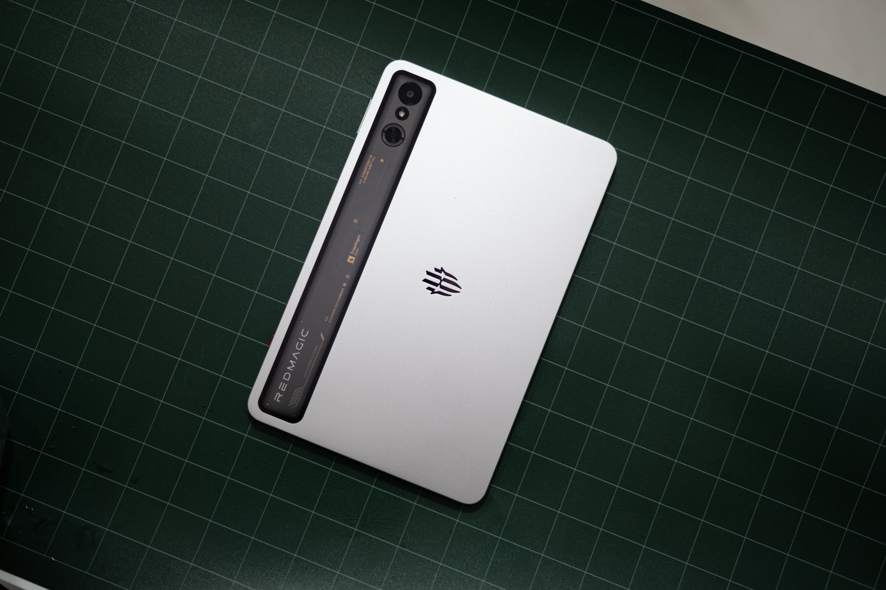 Redmagic Astra anh 2