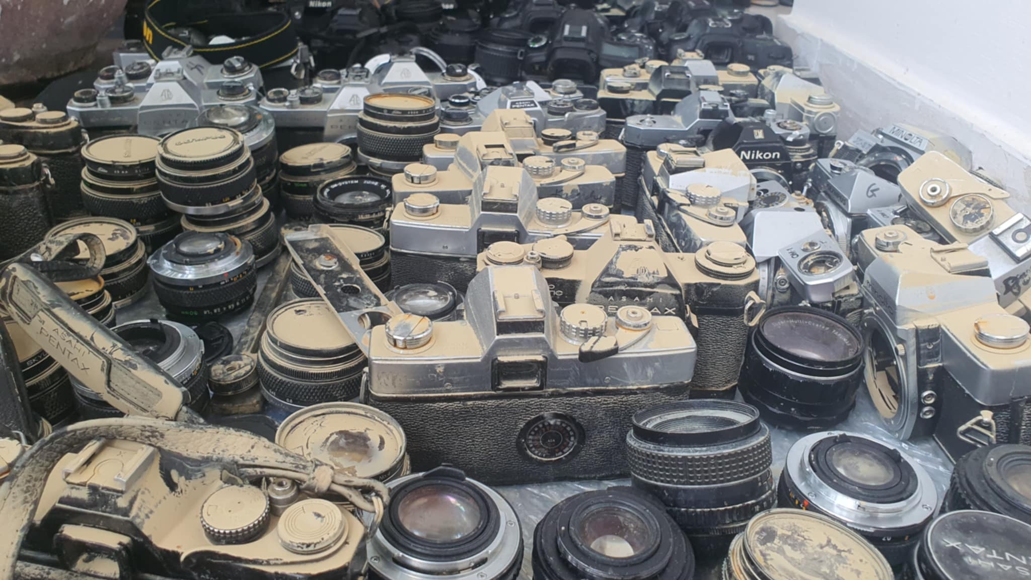 Kho may anh hon nua ty dong hong nang sau lu hinh anh