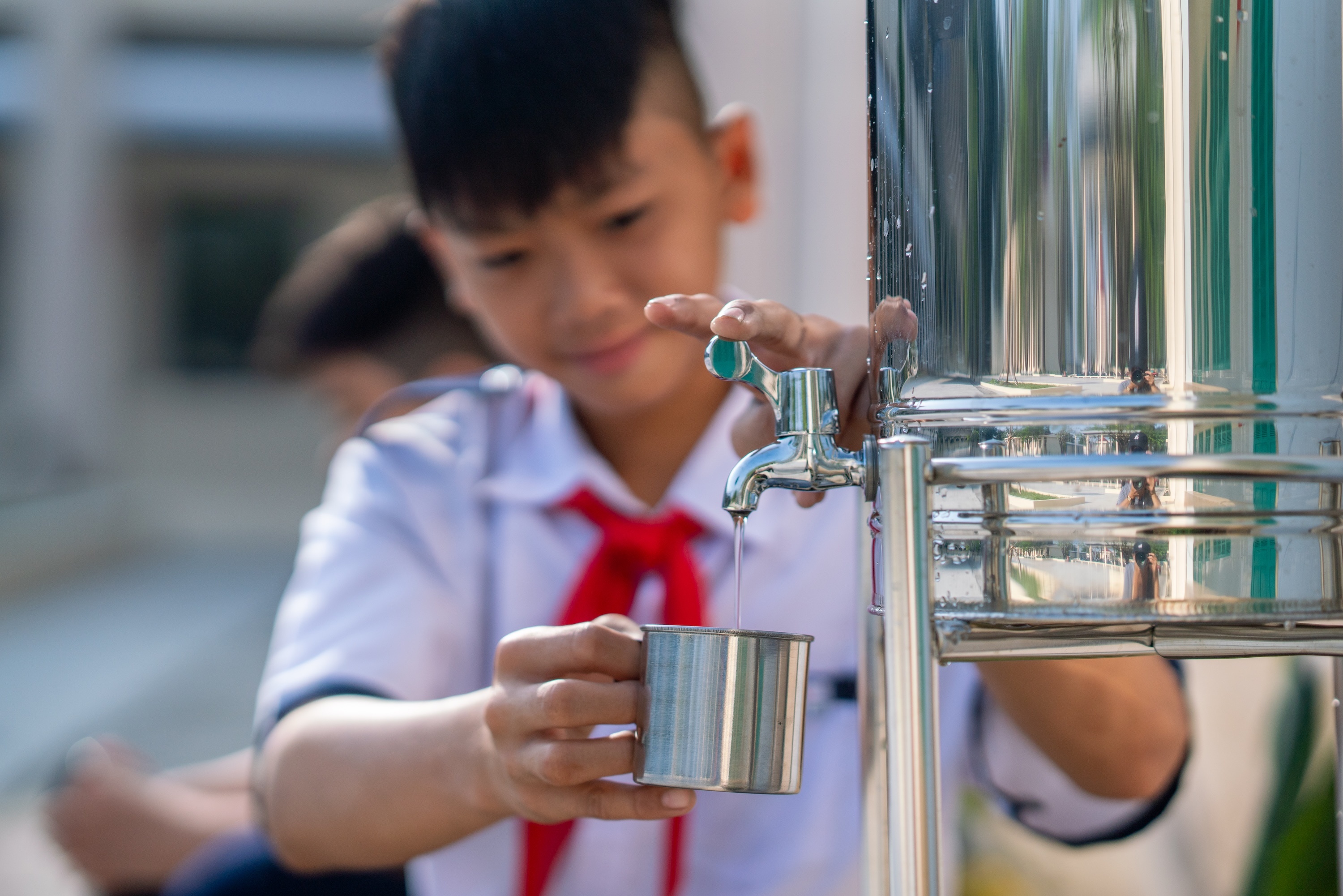 Giam doc cap cao Apple an tuong voi hoc sinh Viet Nam hinh anh