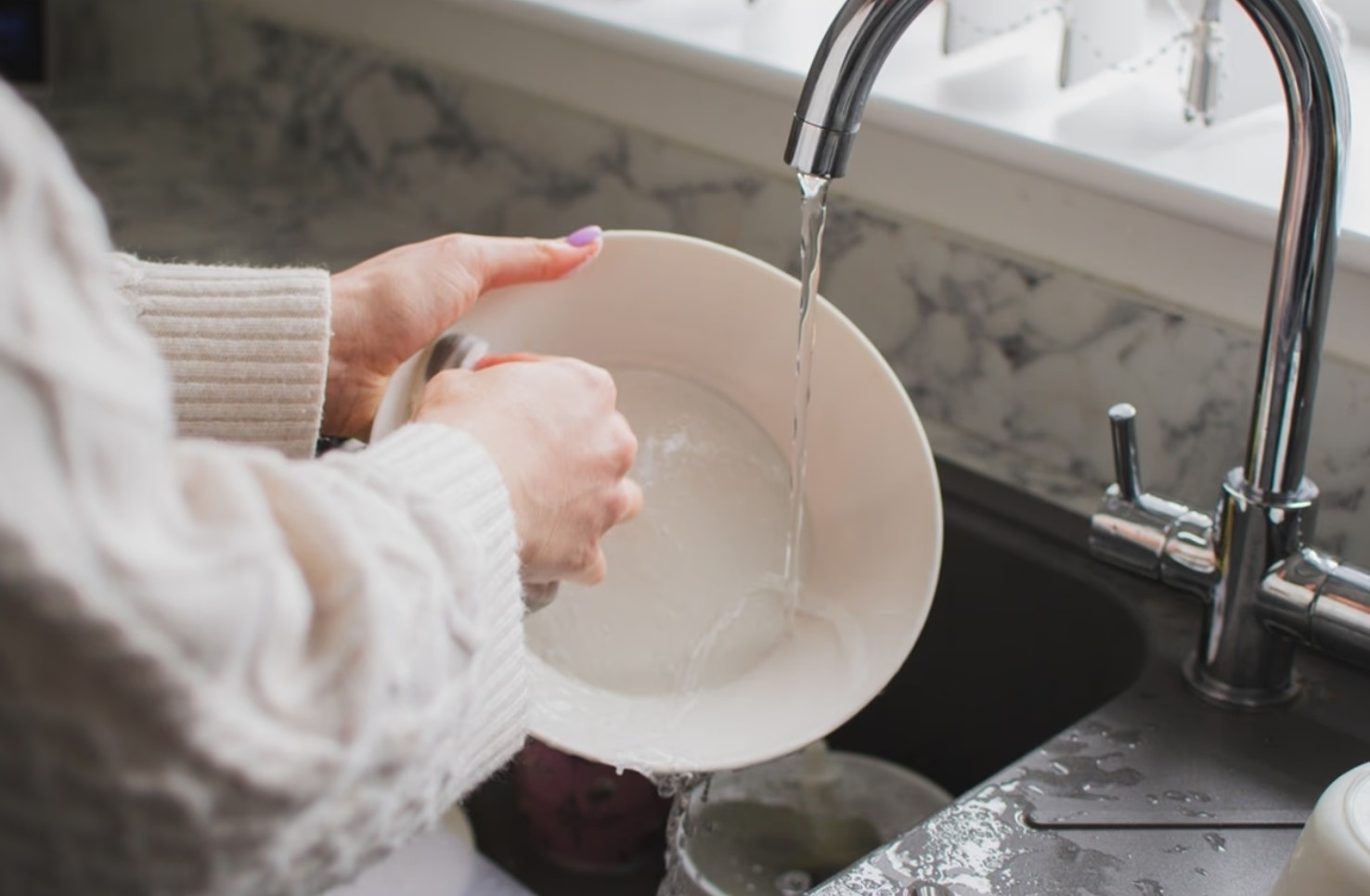 Sai lam nguy hiem khi rua chen cua nhieu nguoi Viet hinh anh