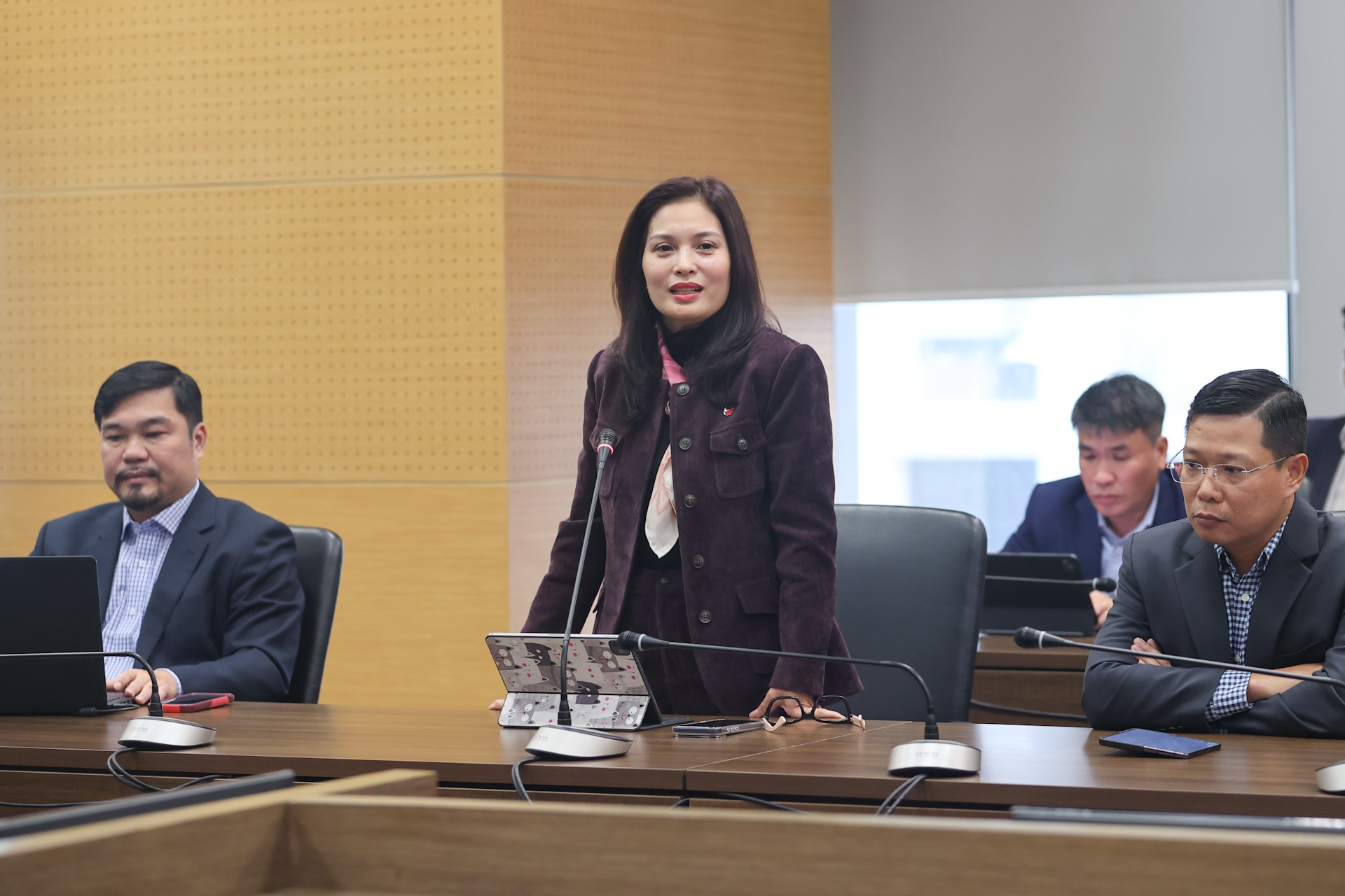 5G Viet Nam,  Viettel 5G,  VNPT 5G,  trien khai 5G,  thuong mai hoa 5G,  dau tu 5G,  MobiFone 5G anh 2