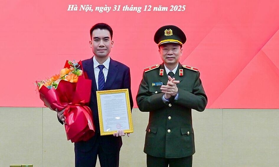 MobiFone bo nhiem quyen Tong giam doc sinh nam 1989 hinh anh