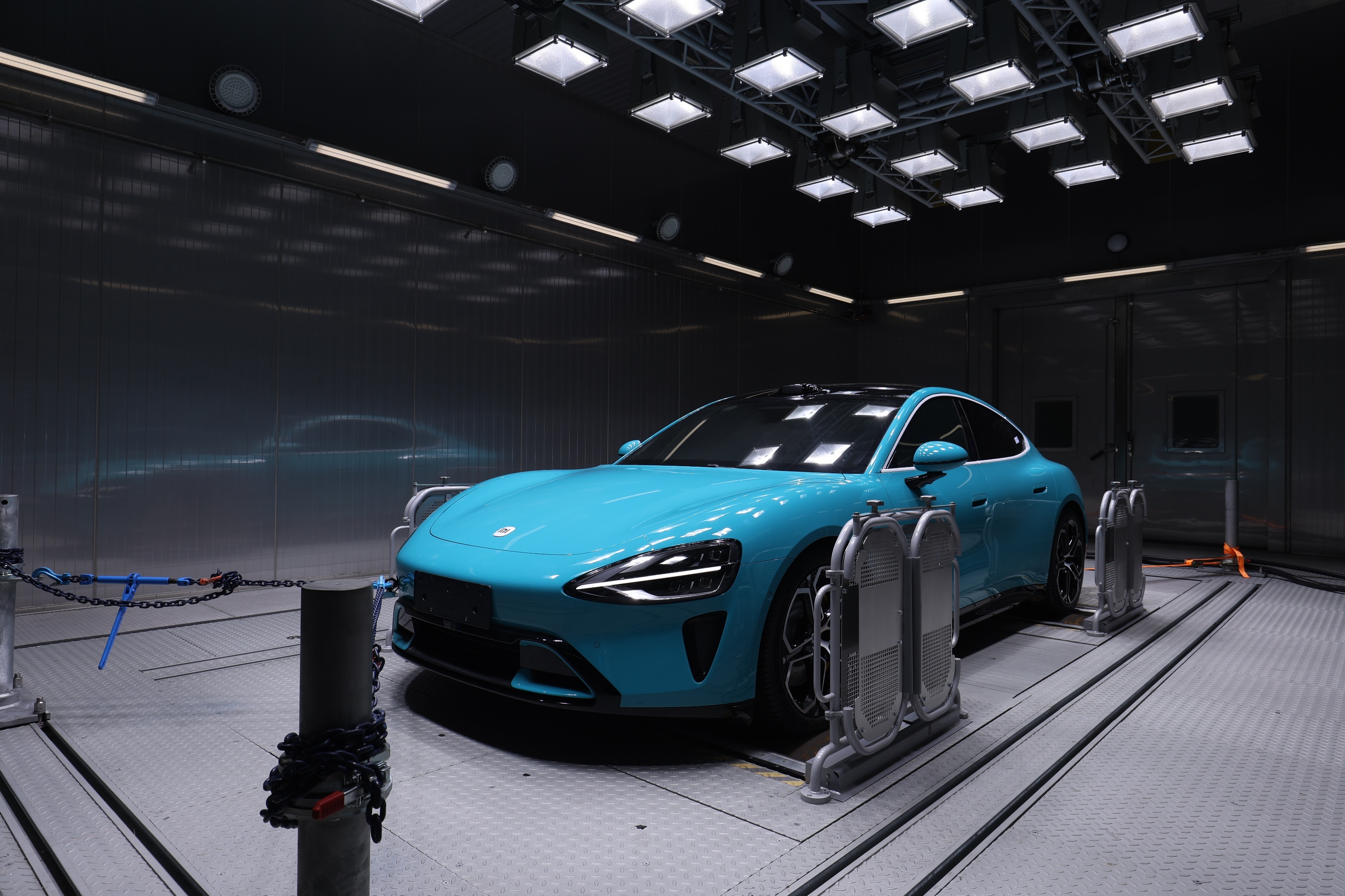 Toi tham quan nha may xe dien 'vang bong nguoi' cua Xiaomi hinh anh