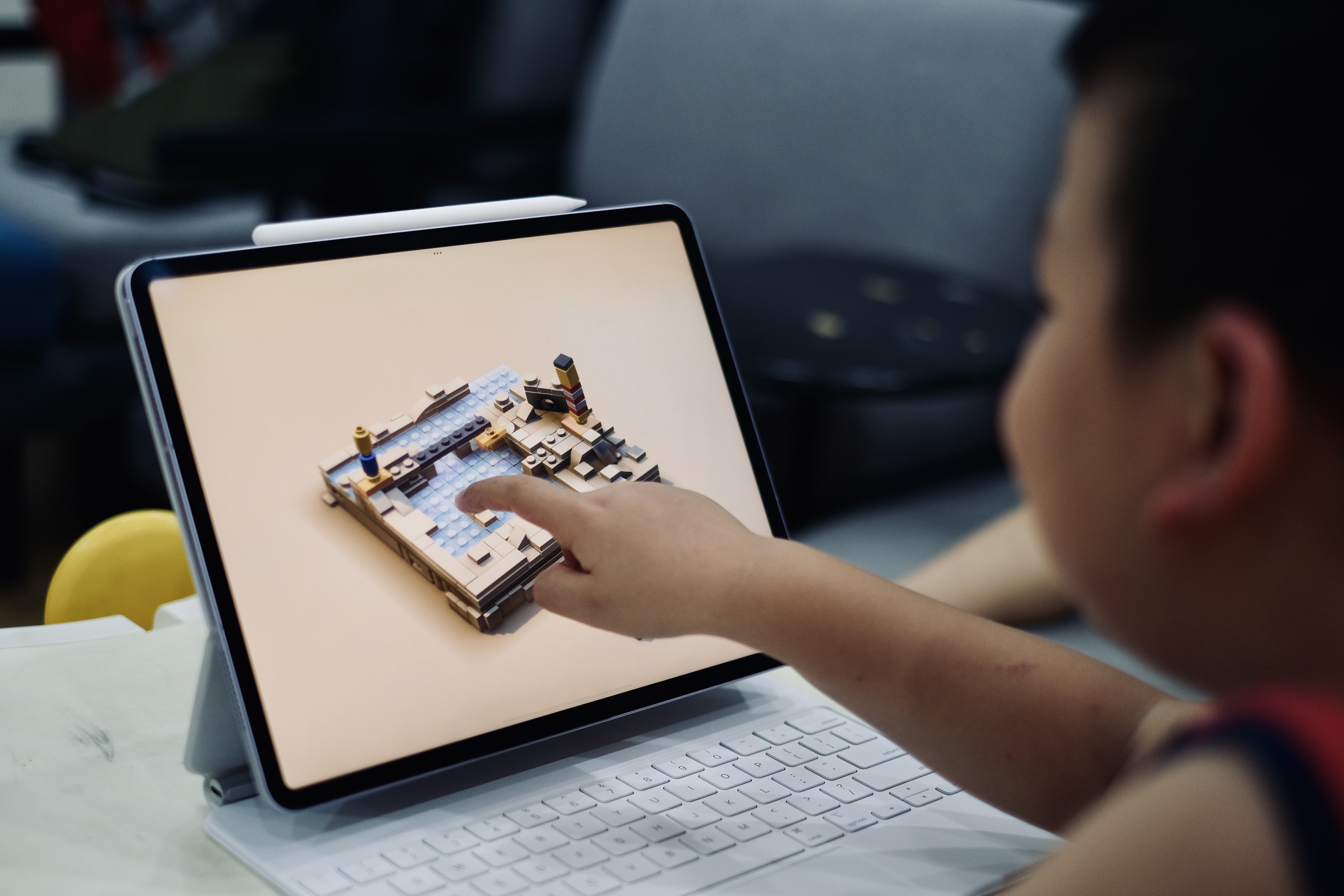 Lam sao de tranh thanh cha me ‘vo trach nhiem’ khi cho con dung iPad? hinh anh