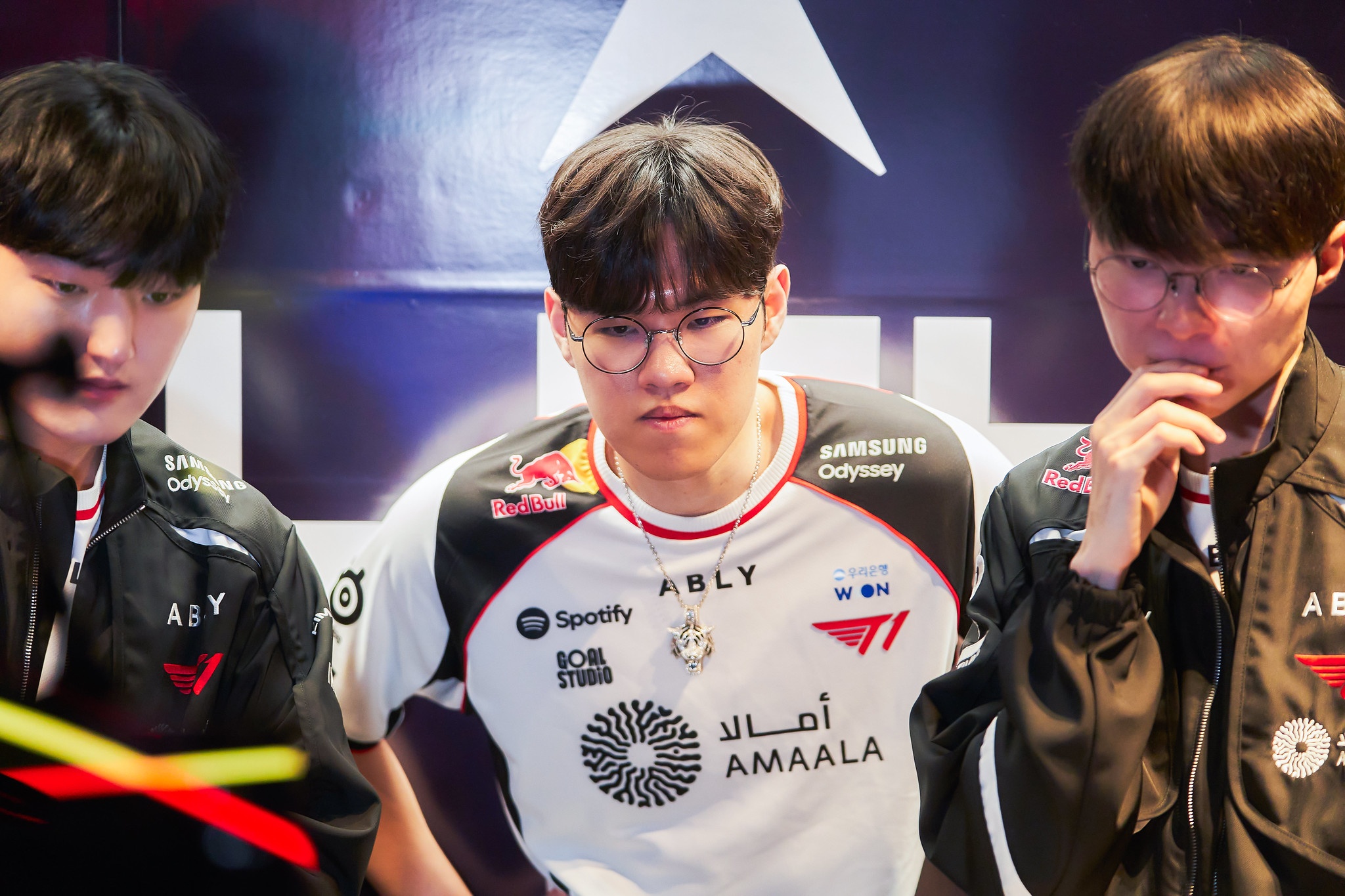 T1 bi loai la bi kich cho LCK hinh anh