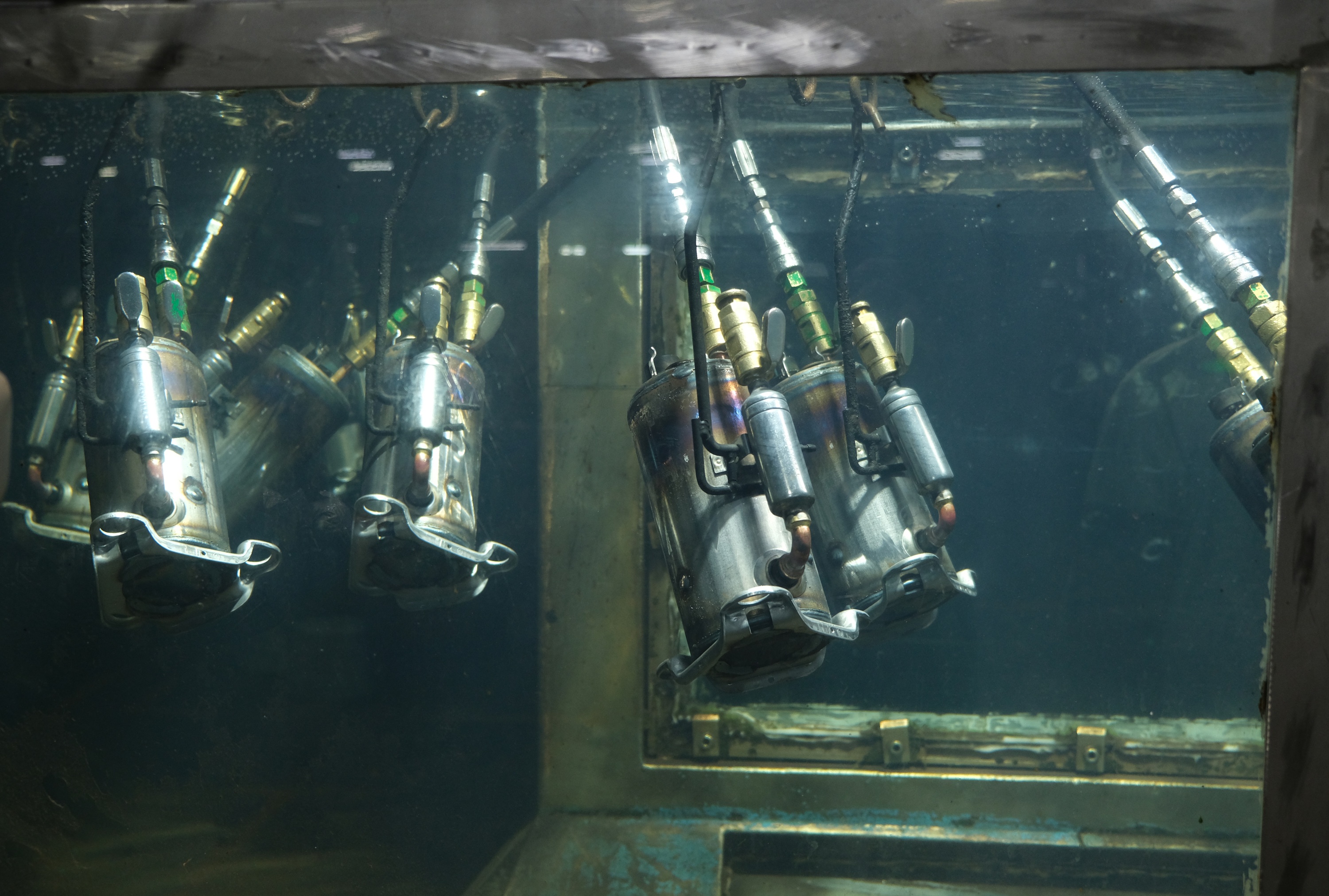 ben trong may hut am anh 4