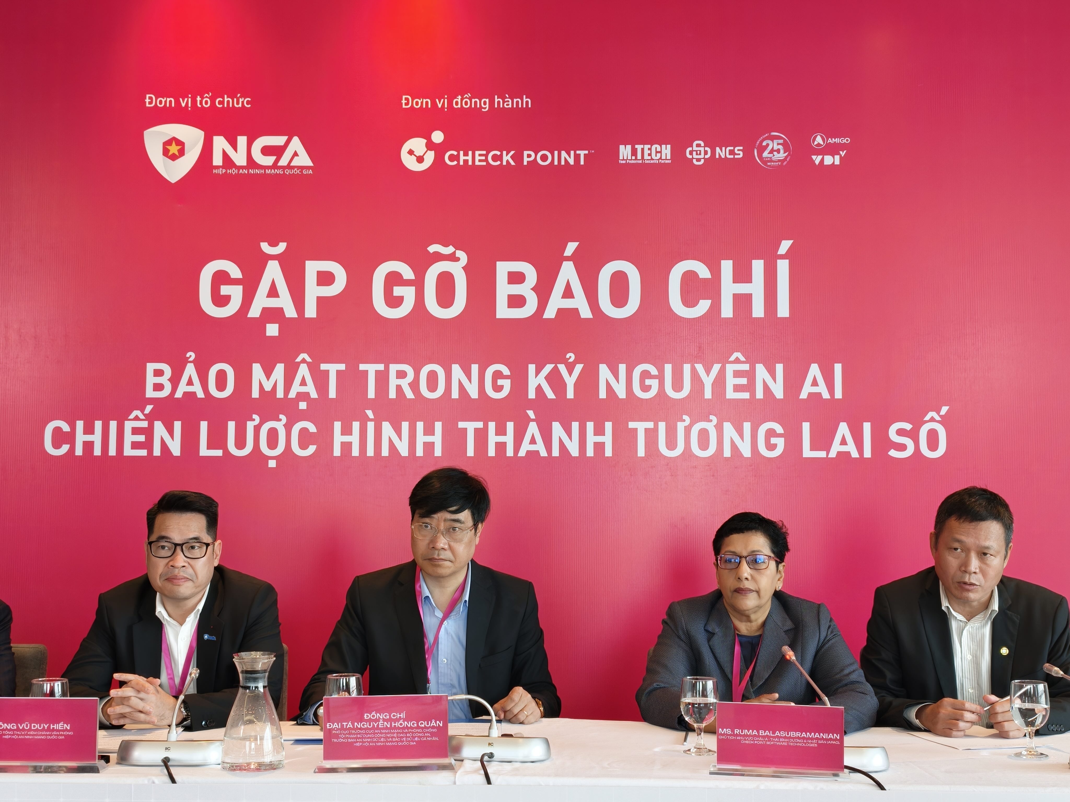 tan cong bang AI anh 1