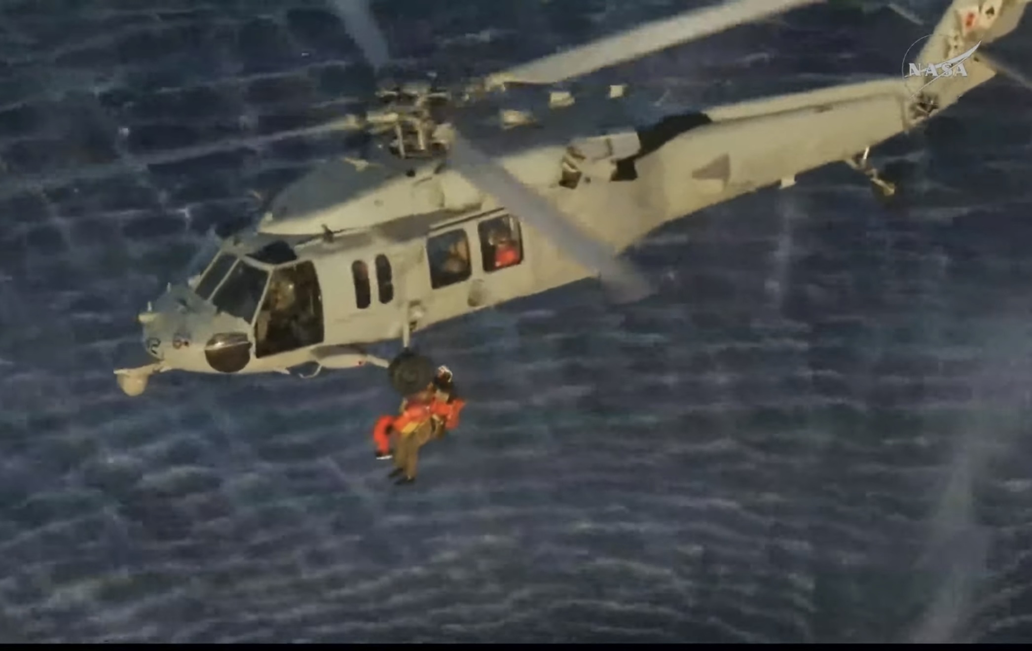 Phi hanh doan Artemis II len truc thang ve bo hinh anh