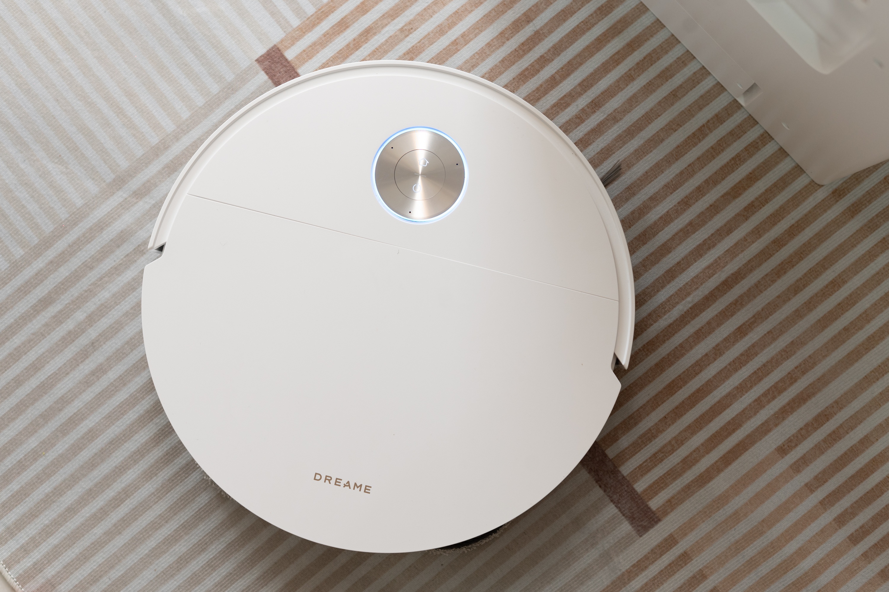 Ai se mua robot hut bui dat tien? hinh anh