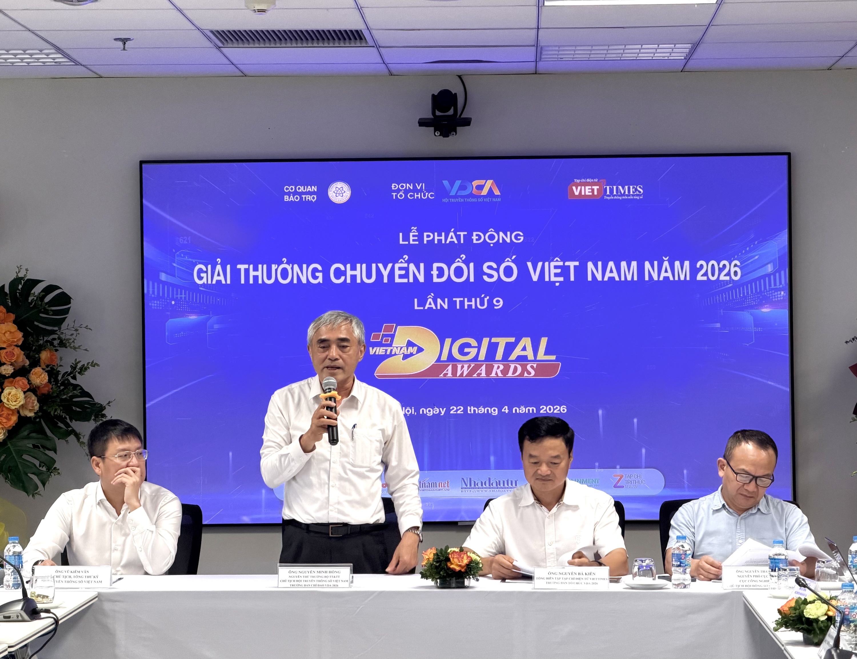 Giai thuong vinh danh gia tri thuc tu giai phap chuyen doi so hinh anh