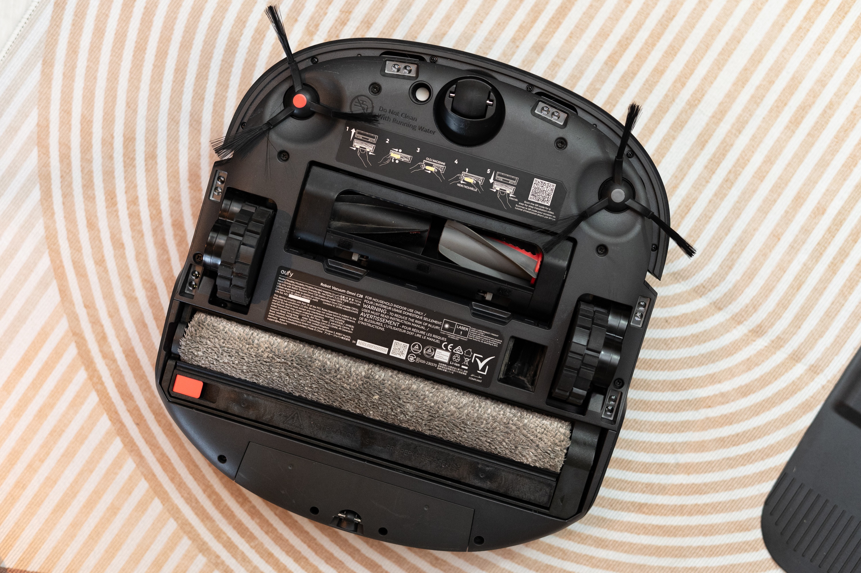 Binh dan hoa robot co con lan lau san hinh anh