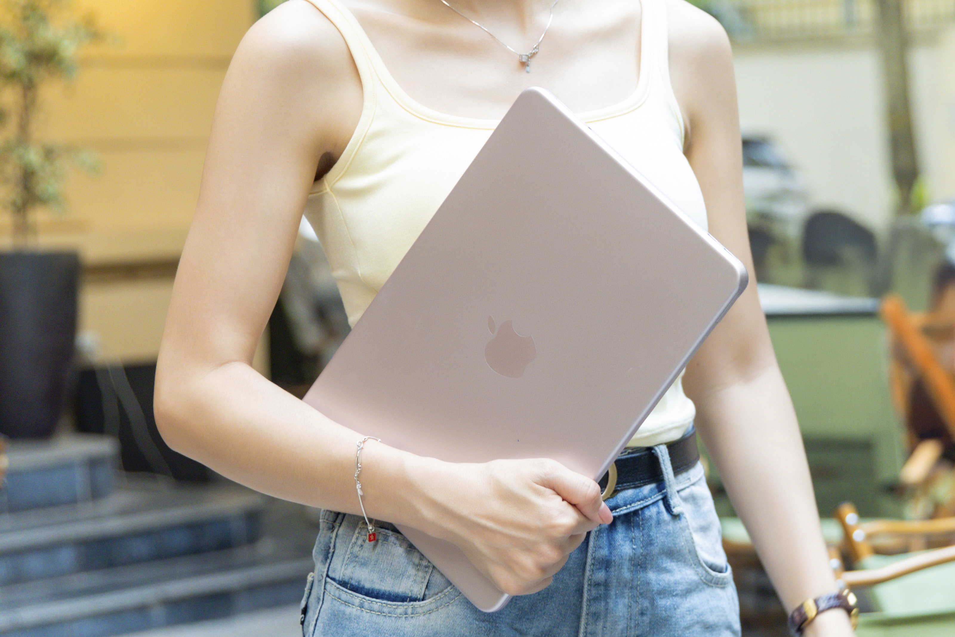 danh gia macbook neo anh 1