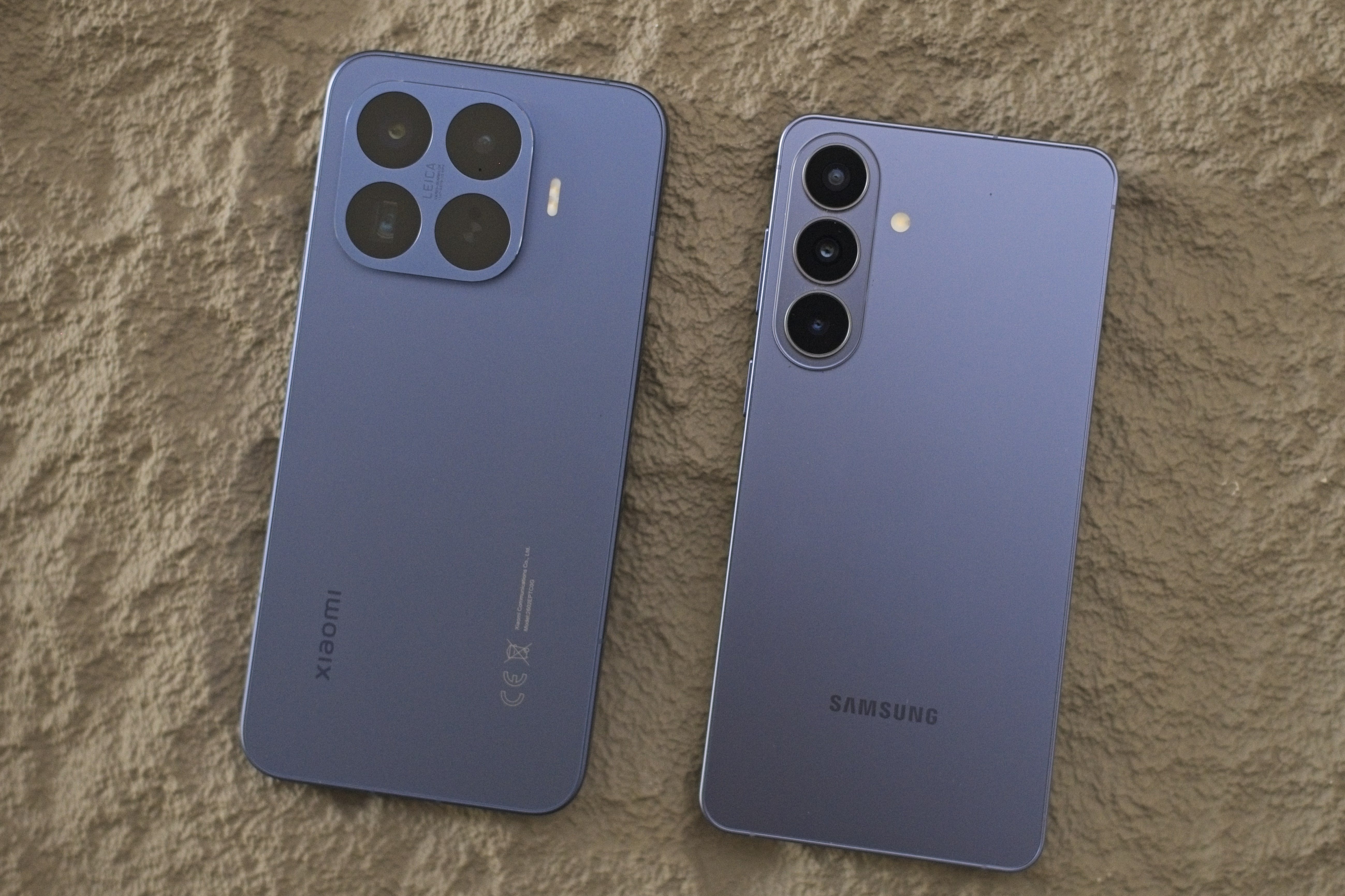 Smartphone Xiaomi doi dau Samsung o phan khuc 25 trieu dong hinh anh
