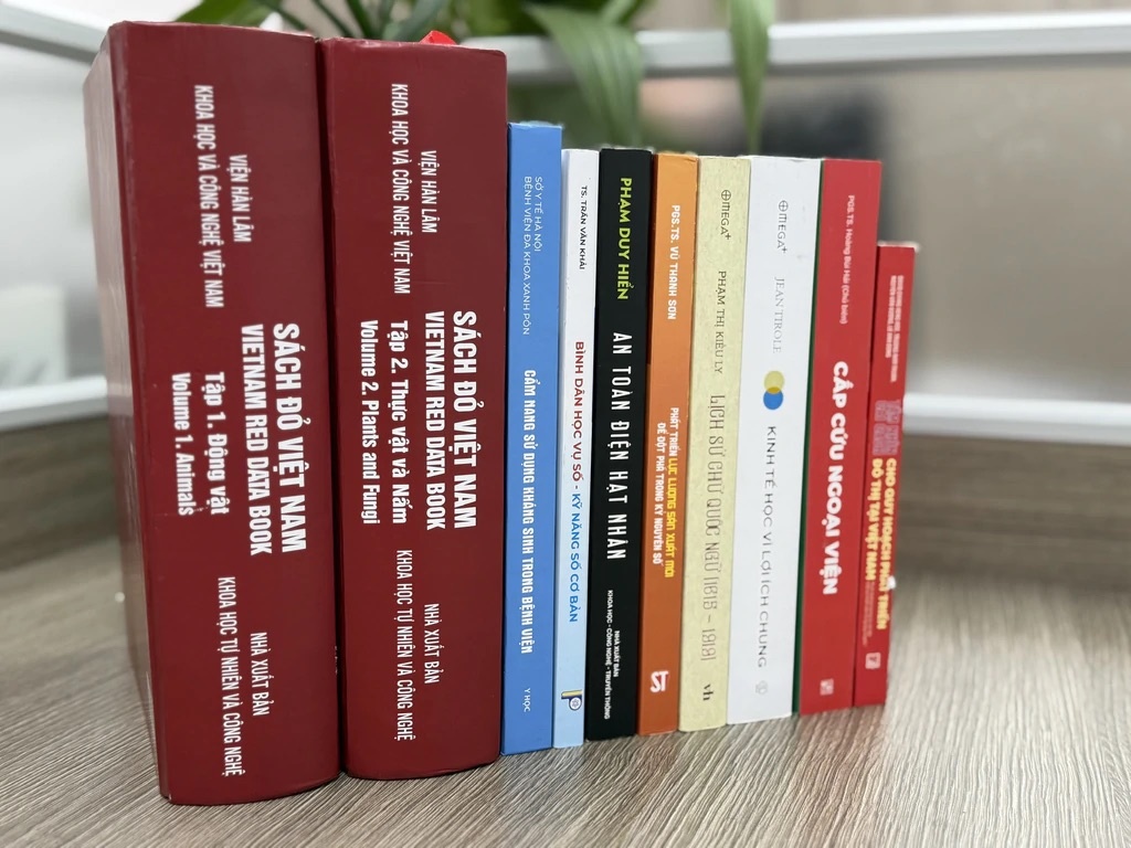 Sách điện tử vào chung khảo giải thưởng sách khoa học công nghệ