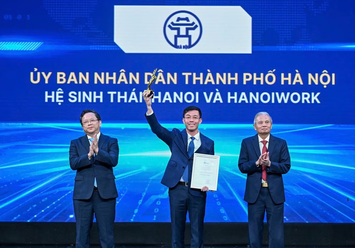 giải chuyển đổi số ảnh 1
