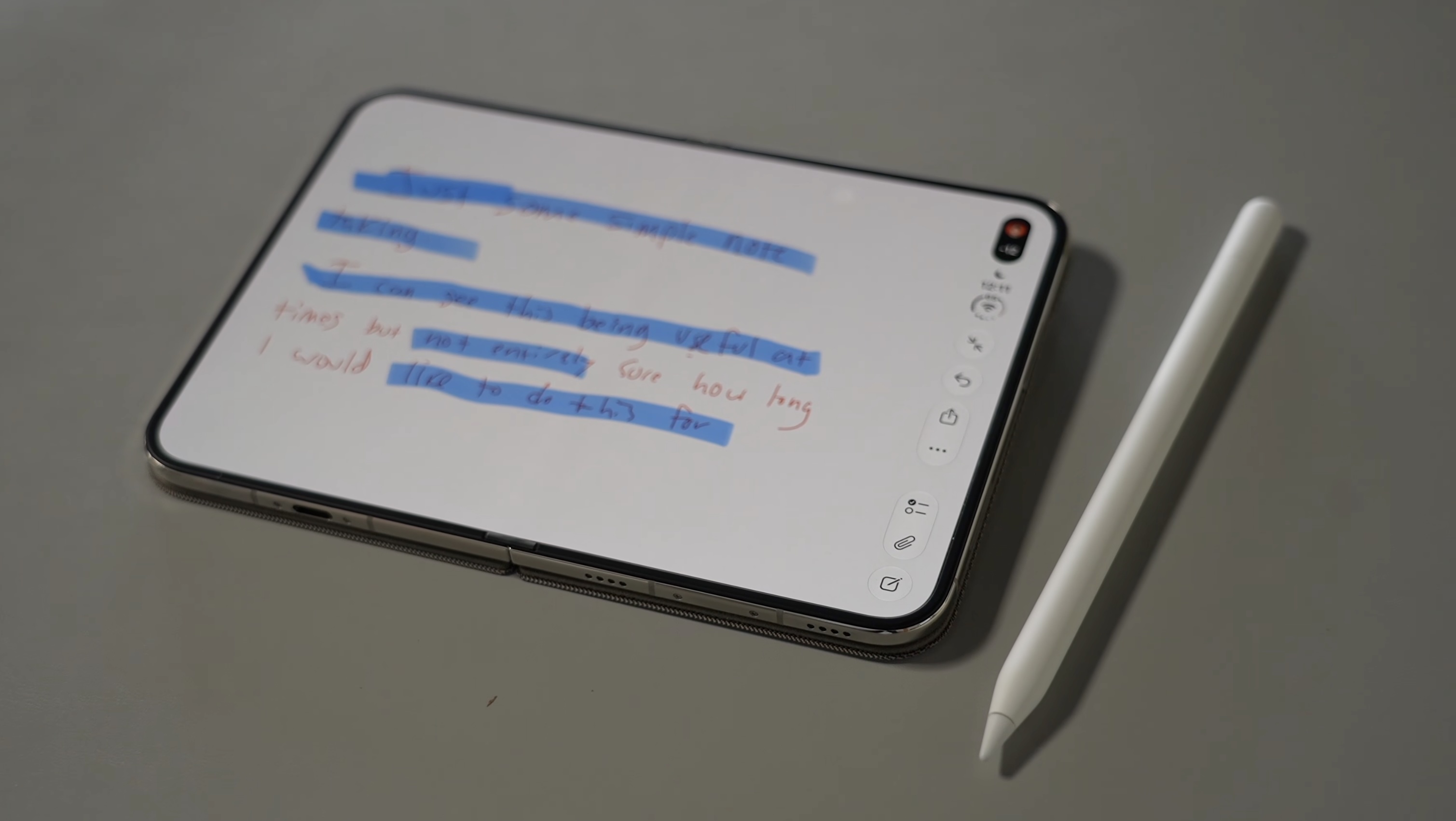 iPhone Duo có bản cập nhật để dùng với Apple Pencil