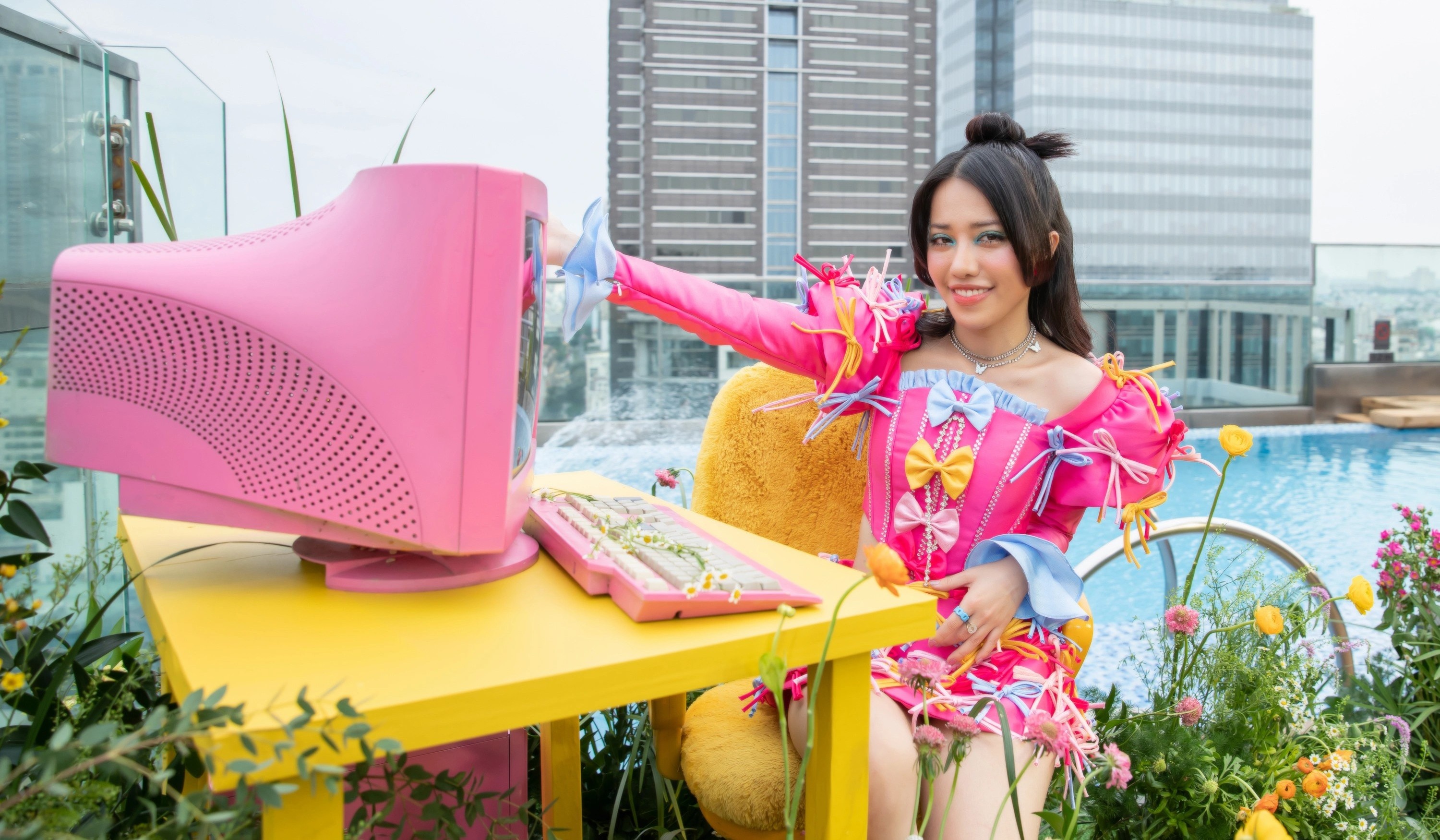 Phung Khanh Linh - co gai thanh thi hinh anh