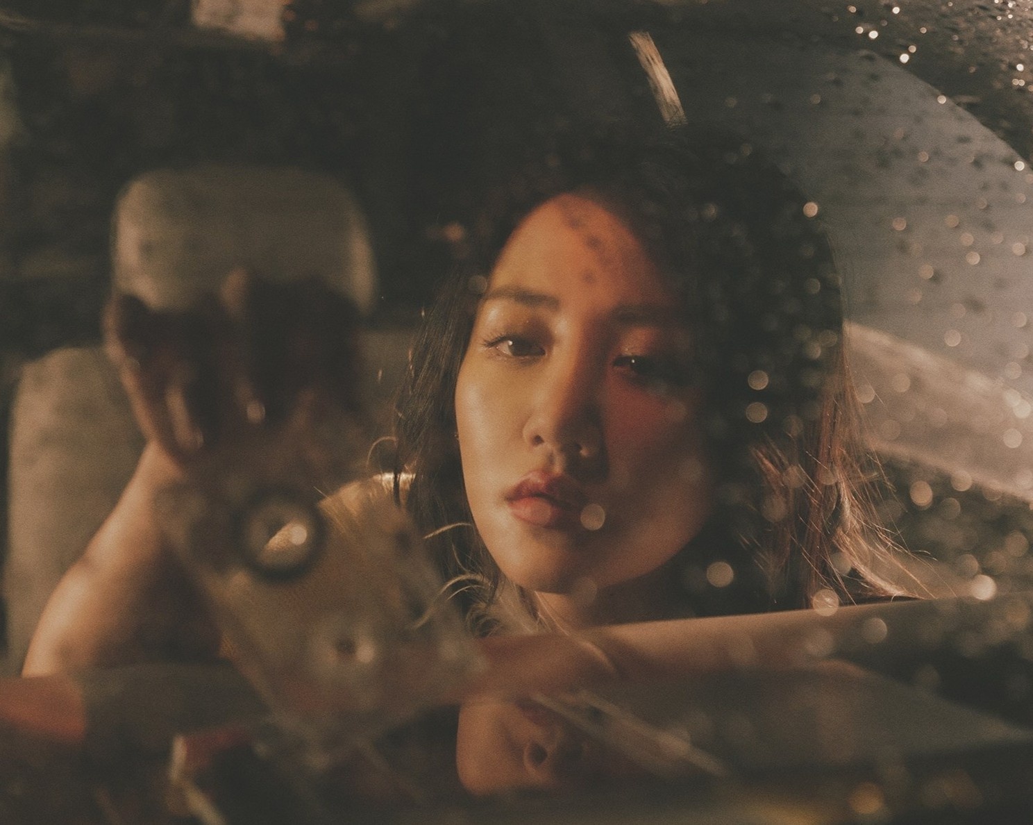 Ly do Van Mai Huong thang Erik va Liz Kim Cuong hinh anh