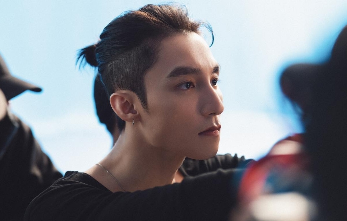 Son Tung M-TP dang mat hao quang? hinh anh