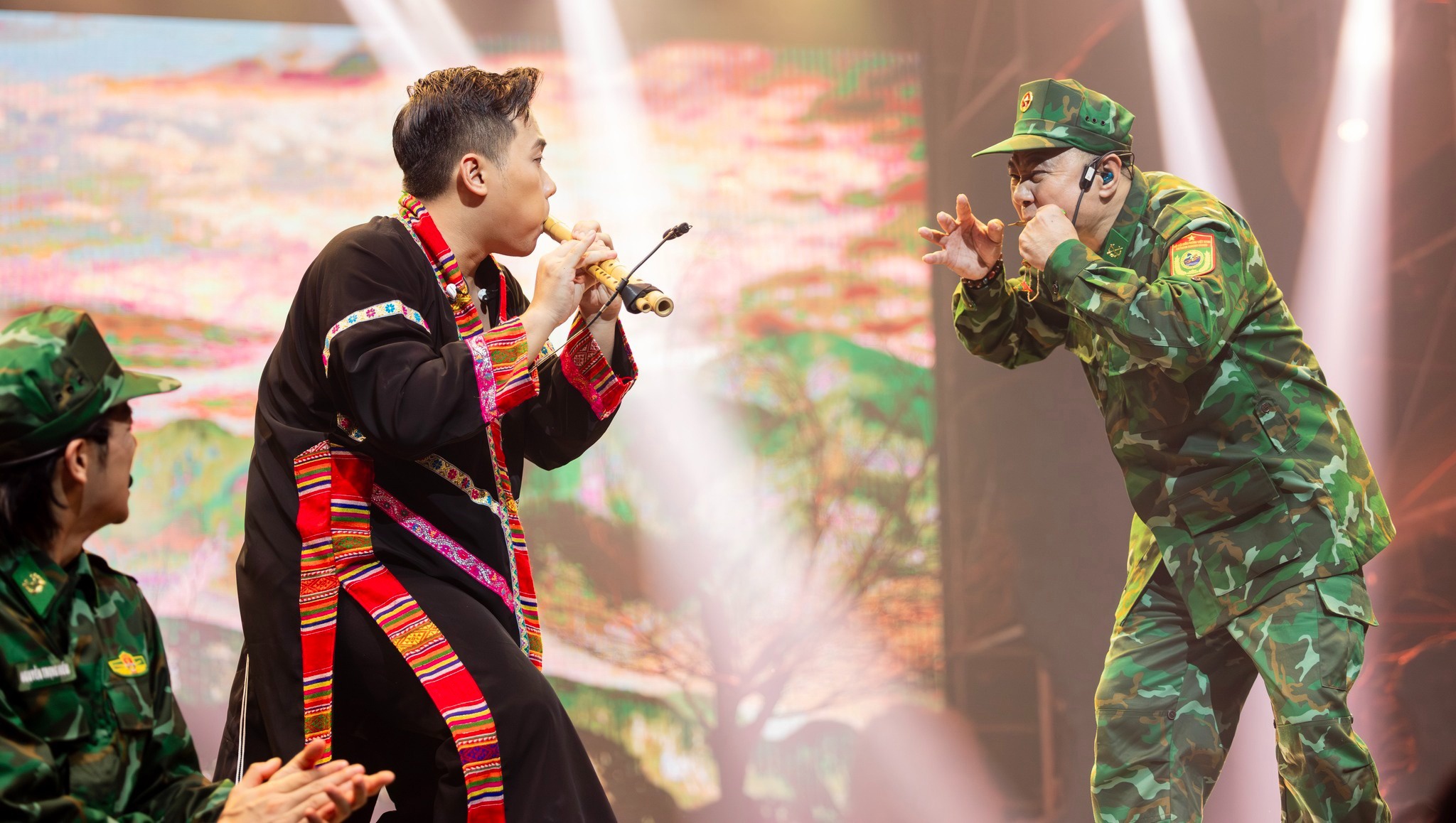 Chieu cua Anh trai vuot ngan chong gai hinh anh