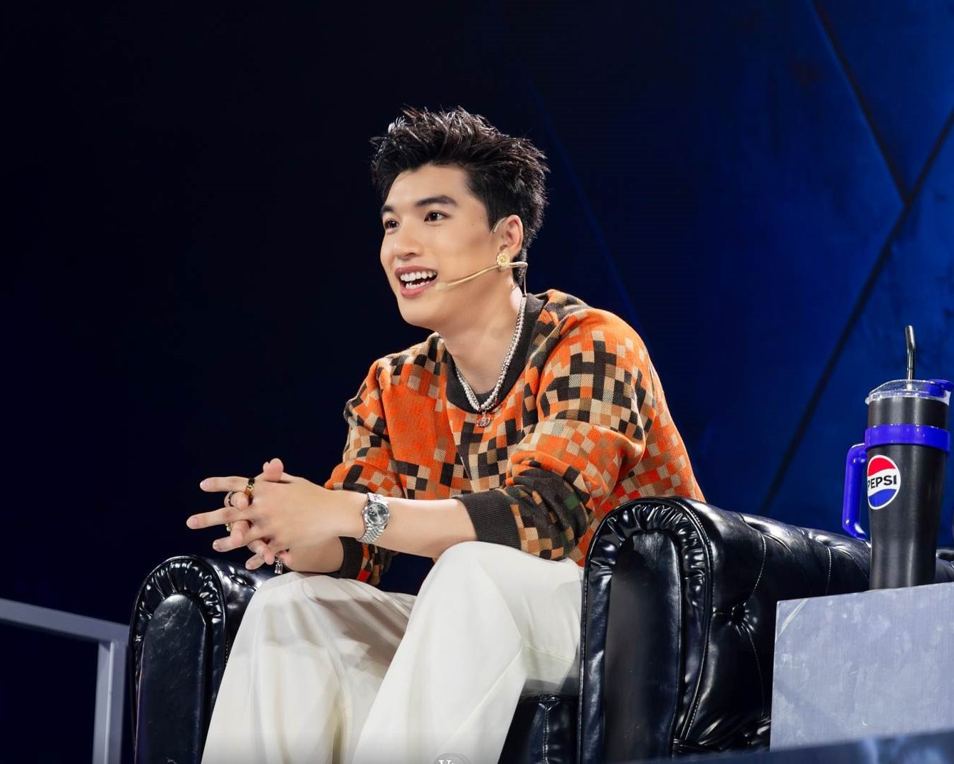 HIEUTHUHAI gay gat nhung non ky thuat hinh anh