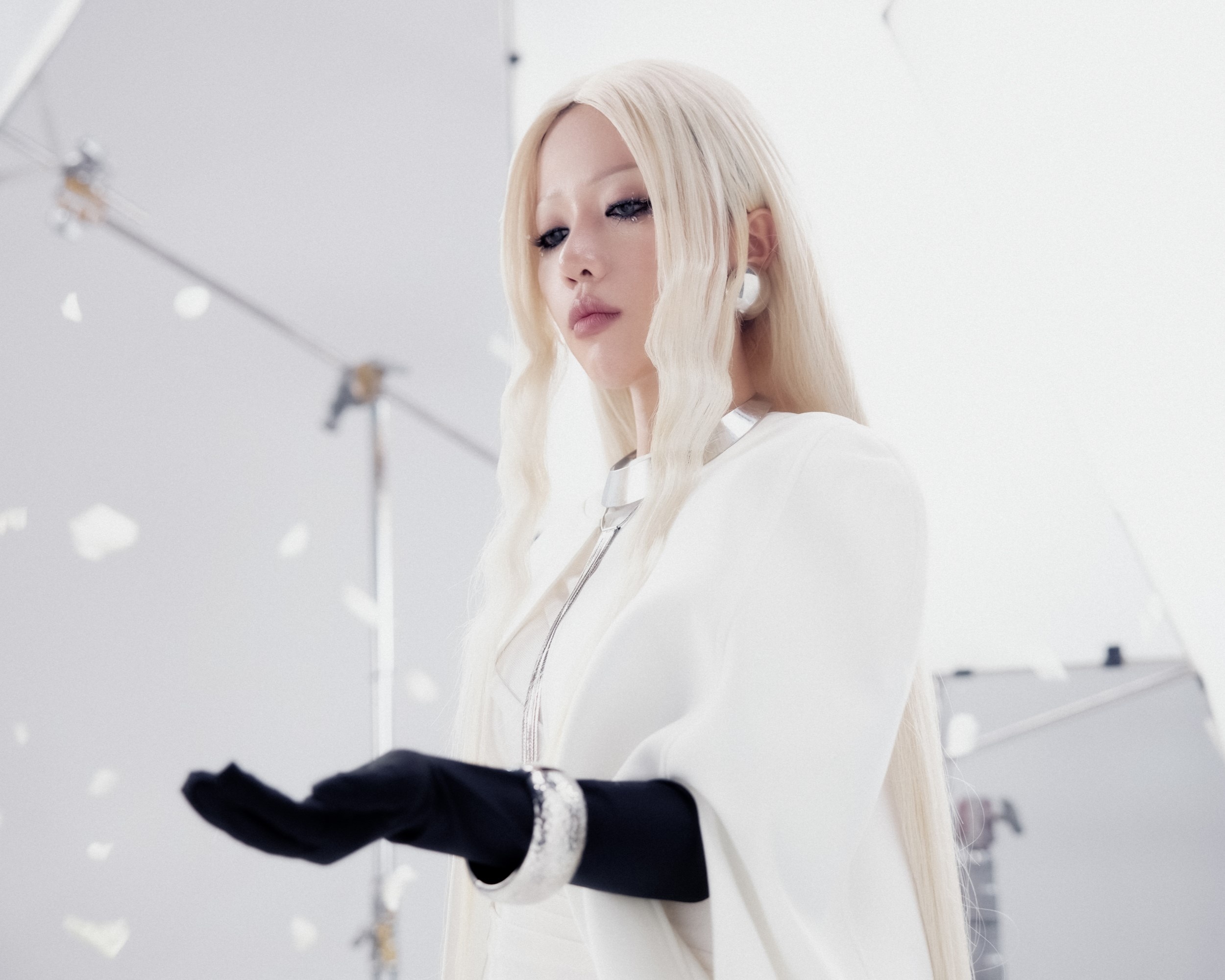 Phung Khanh Linh chiu choi hinh anh