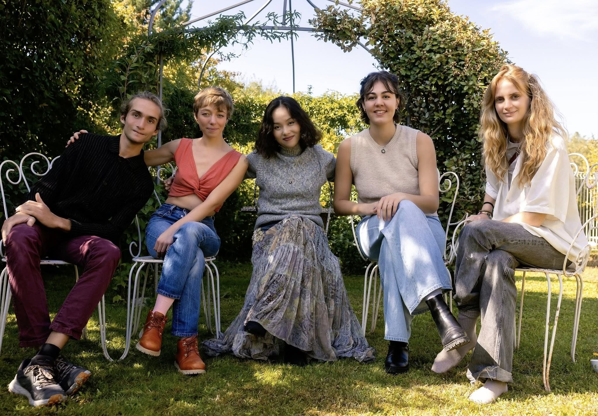 Hoang Quyen di nguoc dong hinh anh