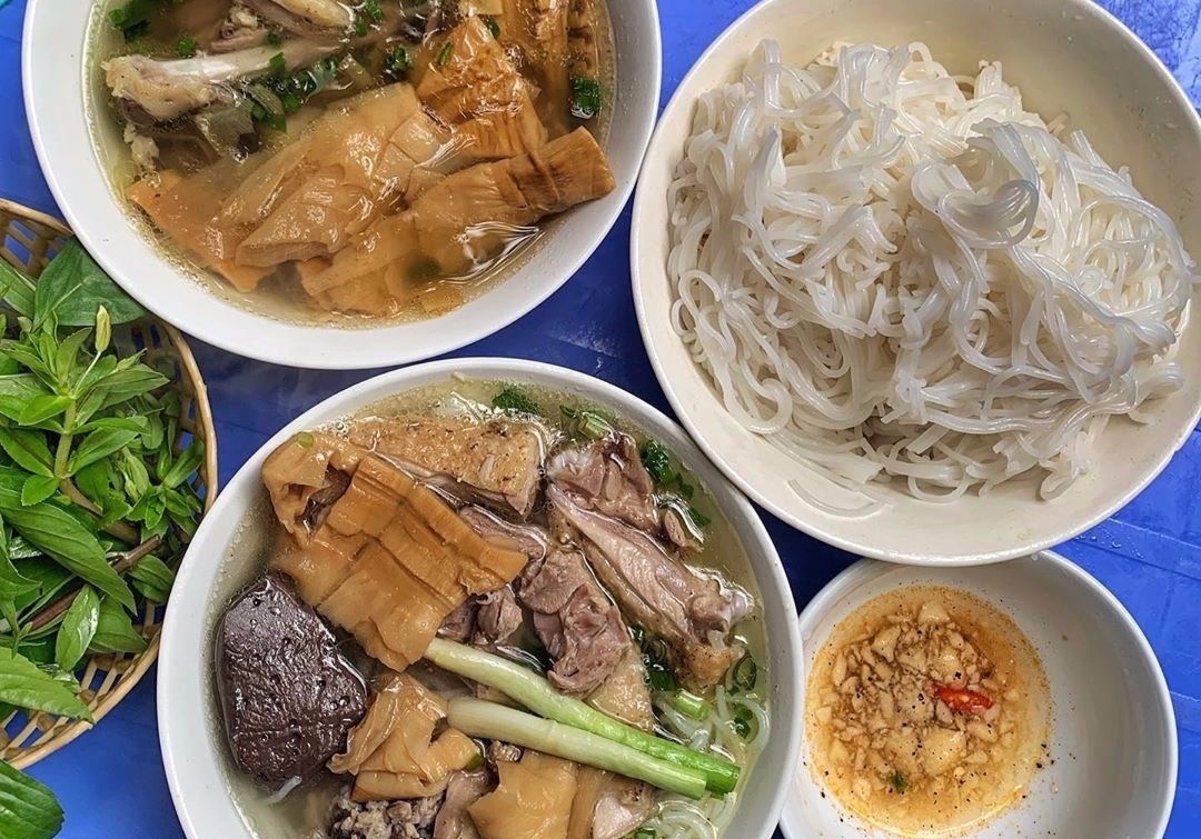 5 quan bun ngan noi tieng quanh pho co Ha Noi hinh anh