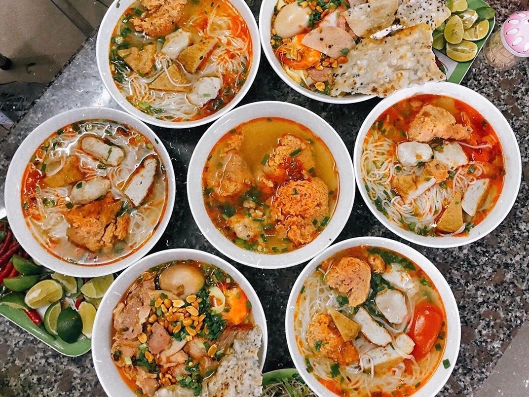 8 dia chi an uong binh dan noi tieng o Quy Nhon hinh anh