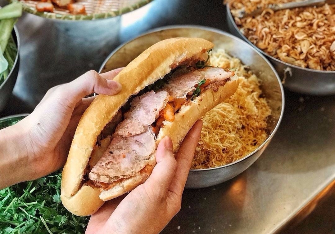7 dia chi banh mi noi tieng khong the bo qua o Ha Noi hinh anh