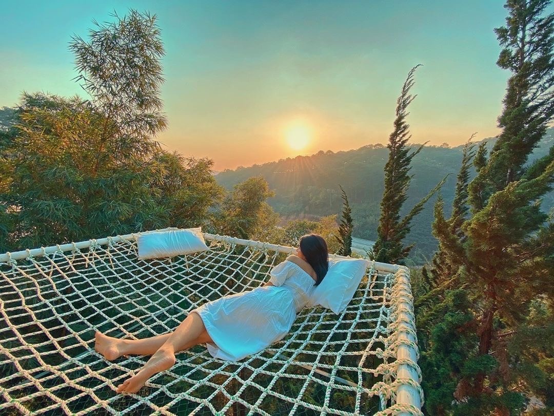 Truy tim phien ban giuong luoi tren cao dep tua Bali o Viet Nam hinh anh