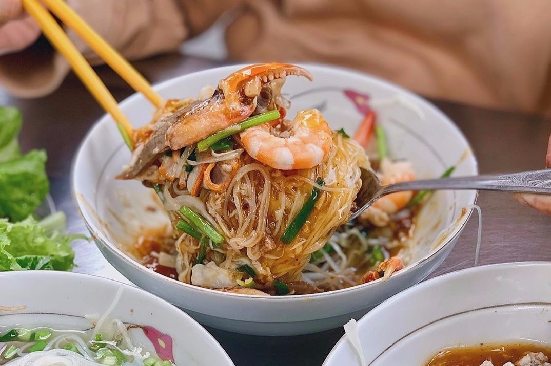 Nhung quan an lau doi noi tieng o TP.HCM hinh anh