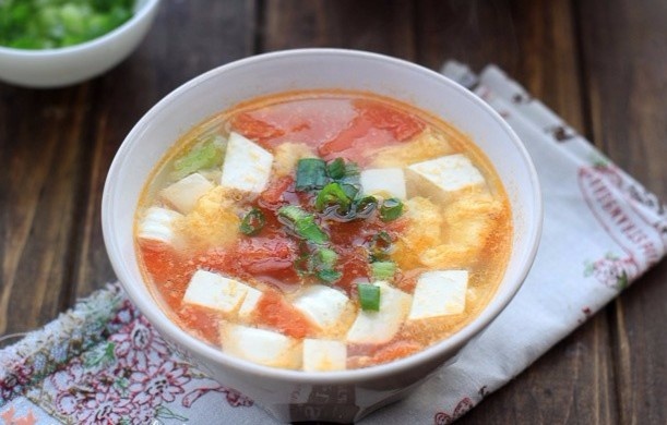 Lam mon canh dau hu ca chua don gian chua toi 10 phut hinh anh