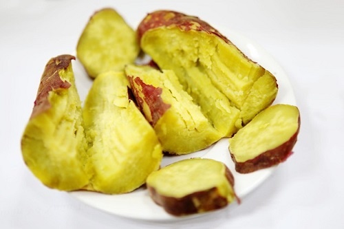 An khoai lang dung cach de giam mo thua, lam dep da hieu qua hinh anh