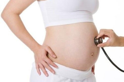 U xo tu cung khi mang thai co anh huong den em be? hinh anh