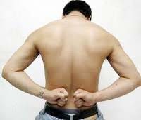 Xoa xát huyệt thận du có tác dụng cố thận ích tinh.