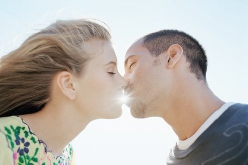 80 trieu vi khuan duoc 'chuyen giao' sau man khoa moi hinh anh