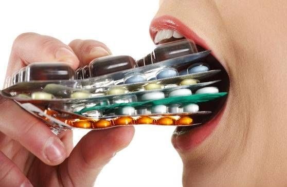 Lạm dụng kháng sinh có thể dẫn tới sự trỗi dậy của các siêu vi trùng kháng thuốc nguy hiểm. Ảnh minh họa: Health News