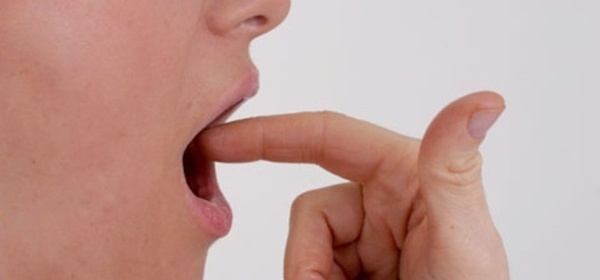 Kham pha co the: Tai sao run khi om, moc hong gay non? hinh anh